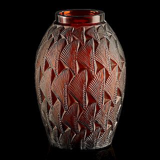 LALIQUE "Grignon" vase