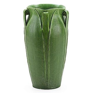 GRUEBY Five-handled vase