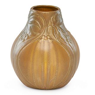 VAN BRIGGLE Early vase, 1904