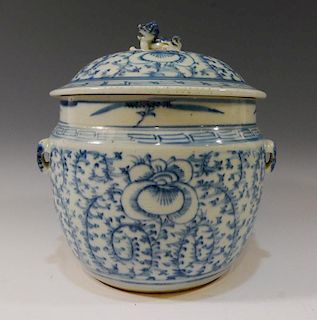CHINESE ANTIQUE BLUE WHITE PORCELAIN JAR WITH COVER - 19TH CENTURY