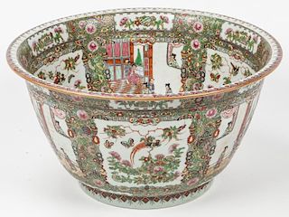 Large Chinese Porcelain Decorated Bowl