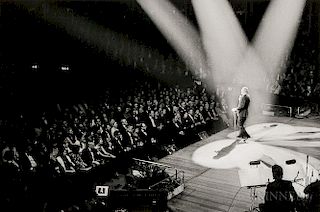 Terry O'Neill (British, b. 1938)      Frank Sinatra Serenades His Ex-Wife Ava Gardner at the Royal Albert Hall, London