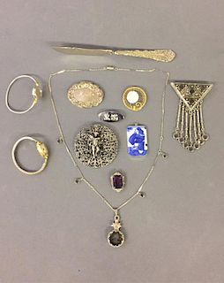 Grouping of Jewelry
