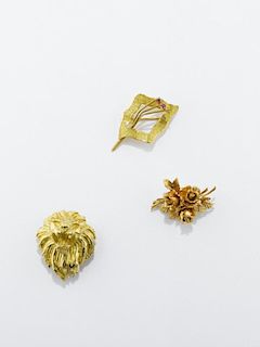 LOT OF THREE YELLOW GOLD BROOCHES
