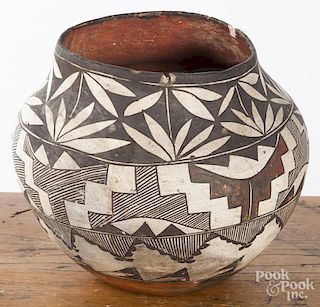 Acoma pottery olla, 7 3/4'' h.
