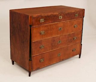 EARLY 19TH C. CONTINENTAL WALNUT COMMODE