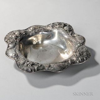 Gorham Art Nouveau Sterling Silver Bowl, Providence, first half 20th century, with a poppy motif to the flared rim, dia. 11 3