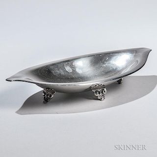 Tiffany & Co. Sterling Silver Dish, New York, 1947-56, leaf-form on four reticulated feet, lg. 12 in., approx. 11.7 troy oz.