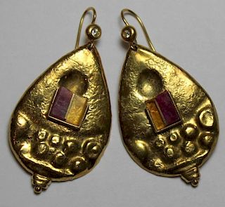 JEWELRY. Pair of 18kt Gold Misani Hiromi Earrings.