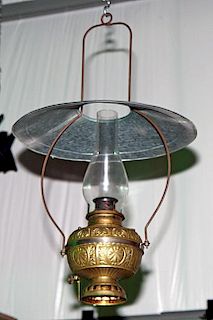 Country store lamp no. 3 Banner fine condition, brass and tin
