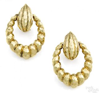 One pair 18K yellow gold earrings