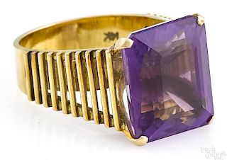 14K yellow gold and amethyst ring