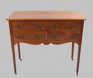 Hepplewhite Mahogany Dressing Table with Four Drawers