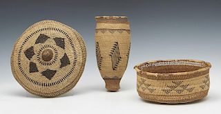 2 Native American baskets and 1 lid
