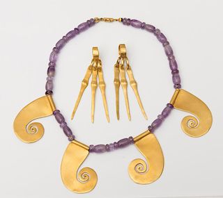 GILT-METAL AND BEADED NECKLACE AND A PAIR OF GILT-METAL EARRINGS
