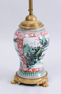 BRASS-MOUNTED CHINESE FAMILLE VERT PORCELAIN BALUSTER-FORM VASE, MOUNTED AS A LAMP