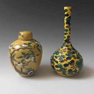 TOW OF CHINESE ANTIQUE POT AND VASE . MARKED