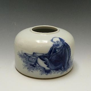CHINESE ANTIQUE BLUE AND WHITE WATER POT