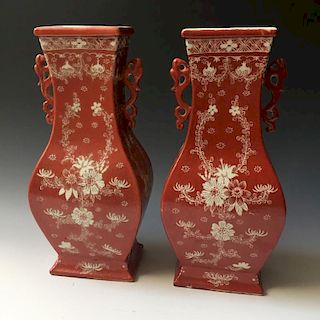 A PAIR CHINESE ANTIQUE IRON-RED PORCELAIN VASES, LATE 19C