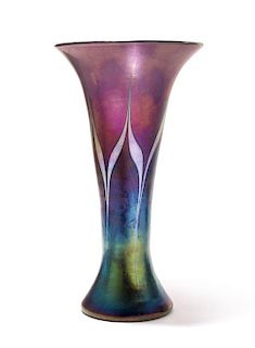 Lundberg Studios, DAVENPORT, CA, 2005, glass vase, marked 070706