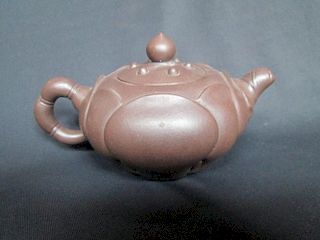 OLD Chinese Yixing Zisha Teapot, marked. 13 cm x 8 cm x 8.6 cm