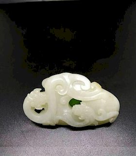 Chinese white jade dragons carvings, 6.7 x 3.9 cm