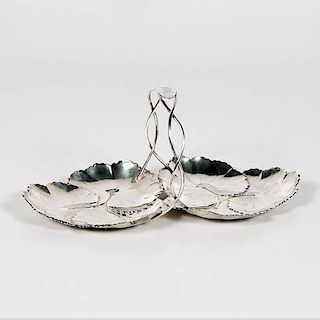 Reed & Barton Sterling Lily Pad Handled Server 
