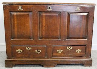 18 Century Lift Top Blanket Chest with 2