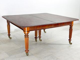 A large extendeble Victorian dinning table