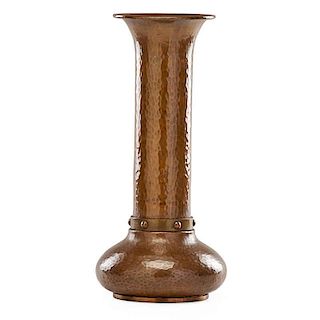 ROYCROFT Early American Beauty vase