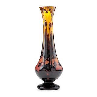 LE VERRE FRANCAIS Monumental cameo glass vase