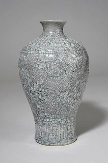 Rare Chinese celadon crackle glazed vase