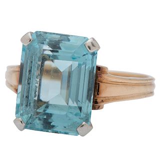 Tiffany & Co. Aquamarine Ring in 14 Karat Gold and Platinum