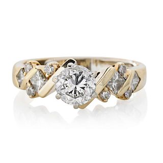 DIAMOND & YELLOW GOLD ENGAGEMENT RING