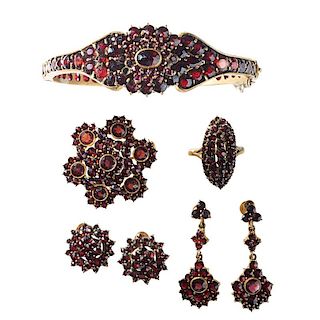 COLLECTION OF BOHEMIAN GARNET & GOLD-FILLED JEWELRY