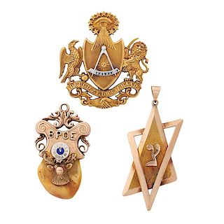 MASONIC OR HEBREW YELLOW GOLD MEDAL OR PENDANTS