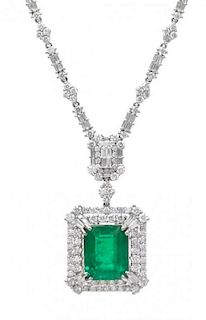 An 18 Karat White Gold, Emerald and Diamond Necklace, 13.40 dwts.