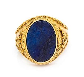 A High Karat Gold and Lapis Lazuli Ring, 5.90 dwts.
