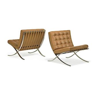 VAN DER ROHE; KNOLL Pr. Barcelona chairs and table