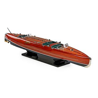 AZIMUTE Model boat