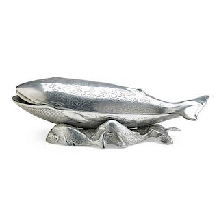 ARTHUR COURT Whale-shaped serving dish