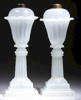 PRESSED TULIP AND COLUMN FLUID STAND LAMP