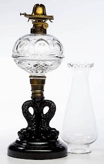 PRESSED TRIPLE-DOLPHIN STEM BASE WITH RING PUNTY, SAWTOOTH AND LEAF FONT KEROSENE STAND LAMP