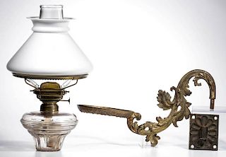 HENRY N. HOOPER & CO. CAST-BRASS BRACKET FRAME WITH LAMP