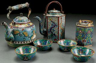 A SEVEN PIECE GROUP OF VINTAGE CHINESE ENAMELED