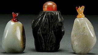 THREE CHINESE CARVED JADE SNUFF BOTTLES
