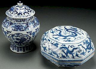 A PAIR OF CHINESE BLUE WHITE PORCELAIN MING STYLE