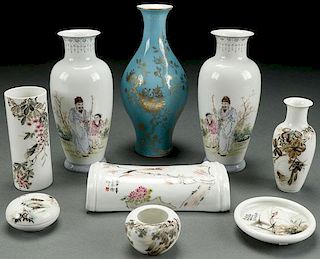 A NINE PIECE GROUP OF CHINESE PORCELAIN