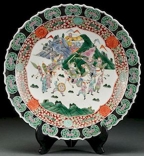 A LARGE CHINESE FAMILLE VERTE PORCELAIN CHARGER