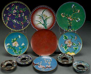 A GROUP OF 7 ENAMELED CHINESE CLOISONNÉ PLATES